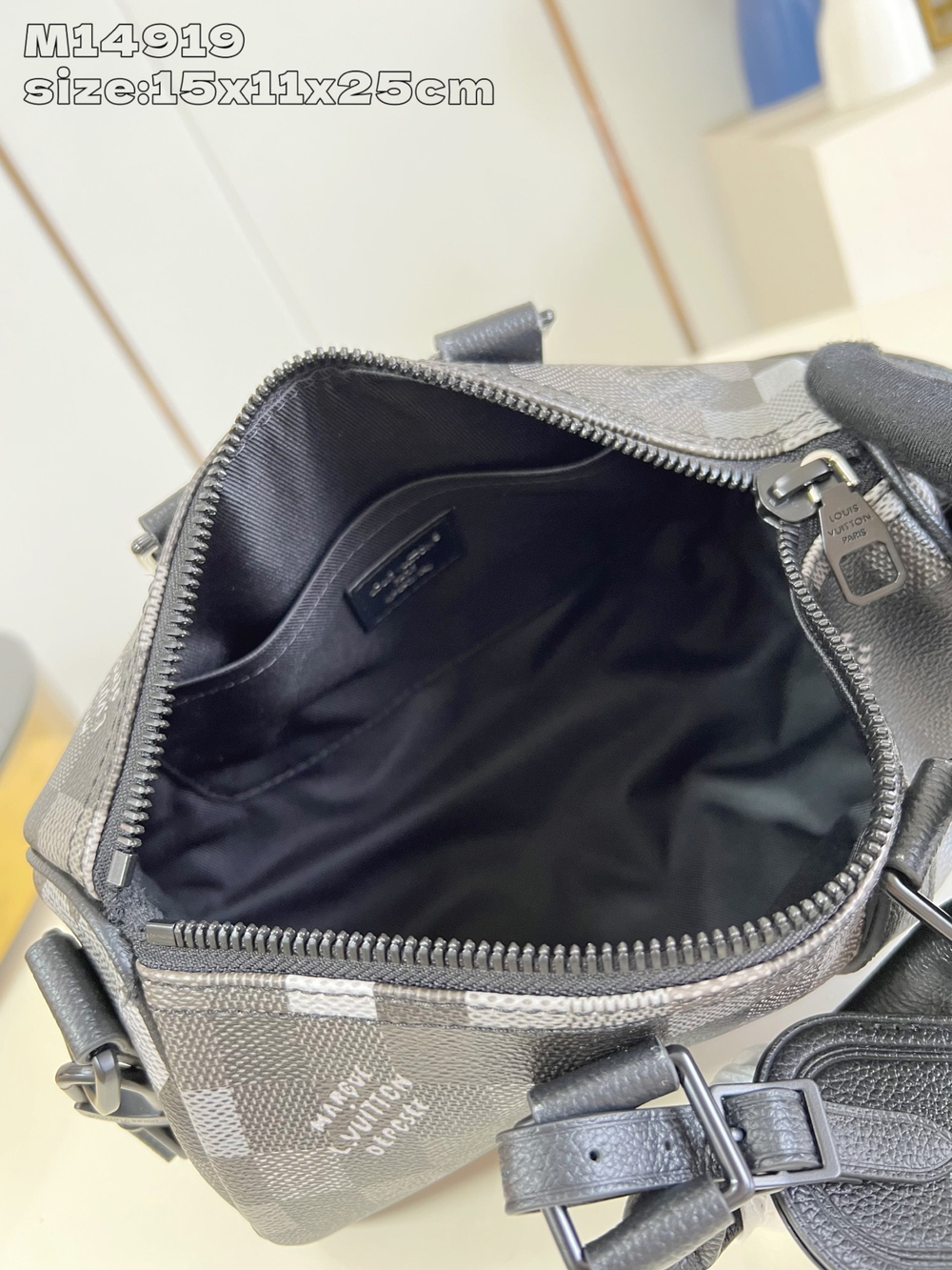Louis Vuitton Keepall 25
