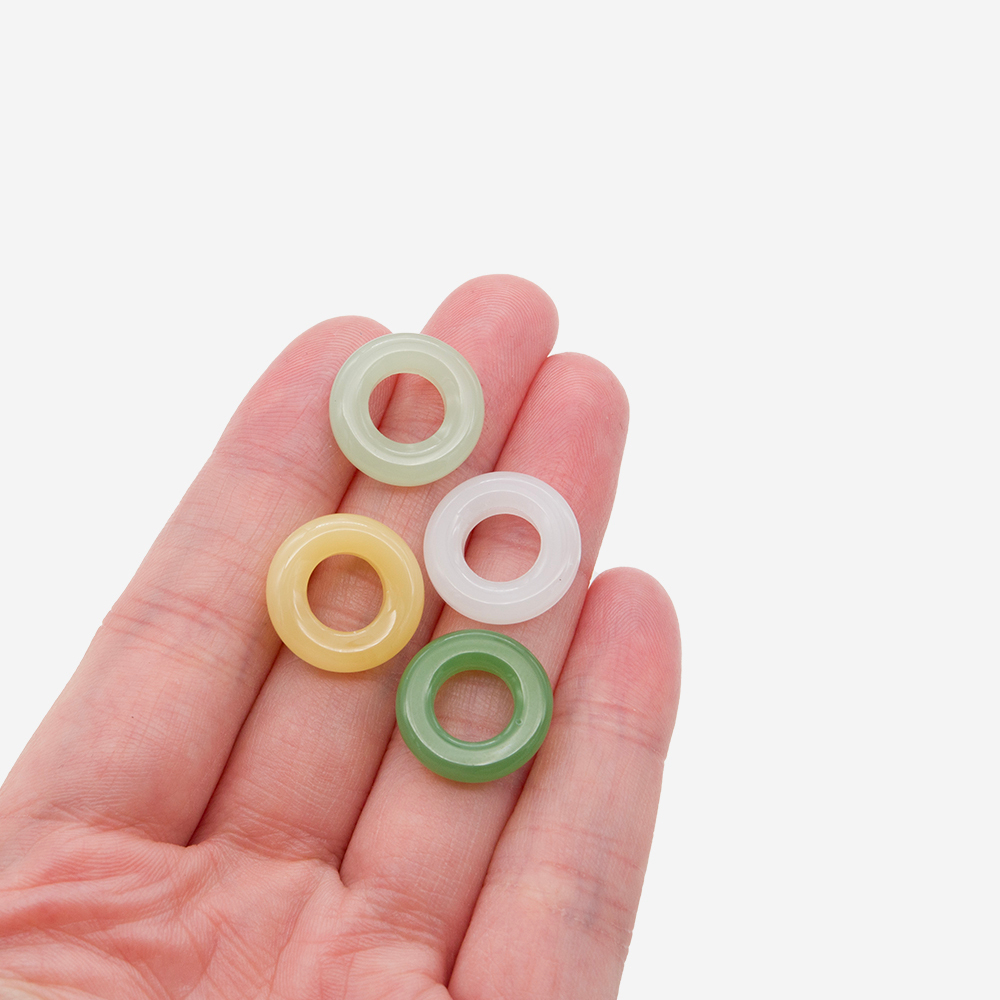 Бублик из зеленого нефрита (имитация), 15,5мм