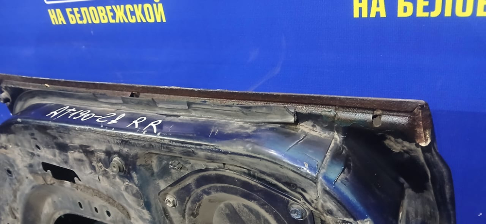 Дверь задняя правая TOYOTA CARINA E 1992