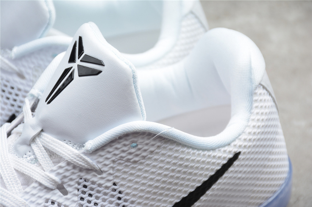 Kobe em low fundamental top