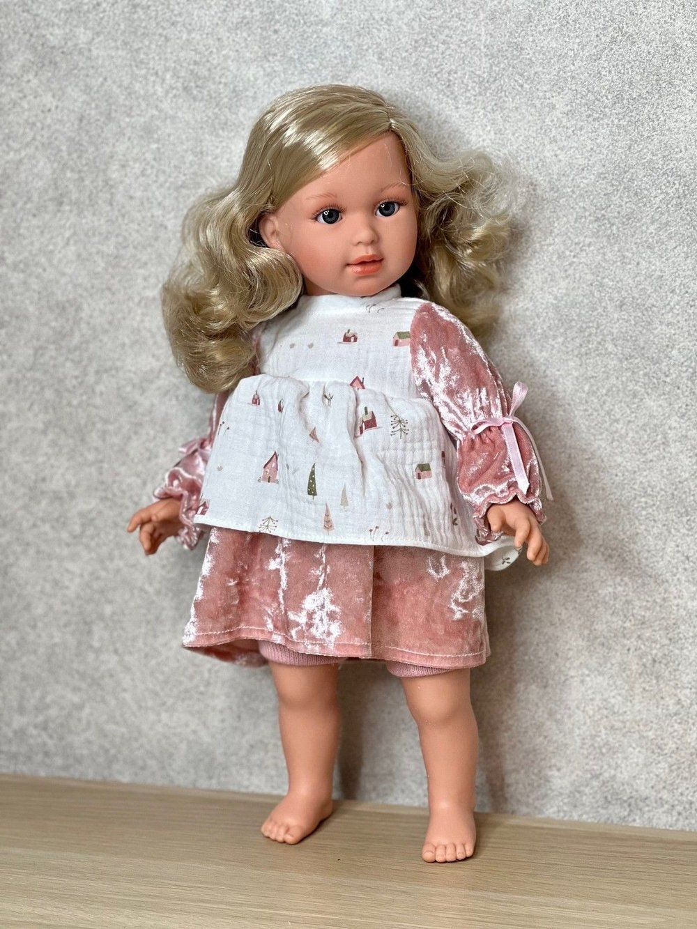 Кукла Llorens мягконабивная 40см Lucia (54044)