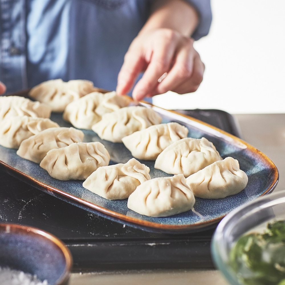 Тарелка декоративная IKEA GLADELIG (ГЛАДЕЛИГ), Синий, 31х19 см