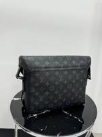 Сумка-мессенджер Louis Vuitton