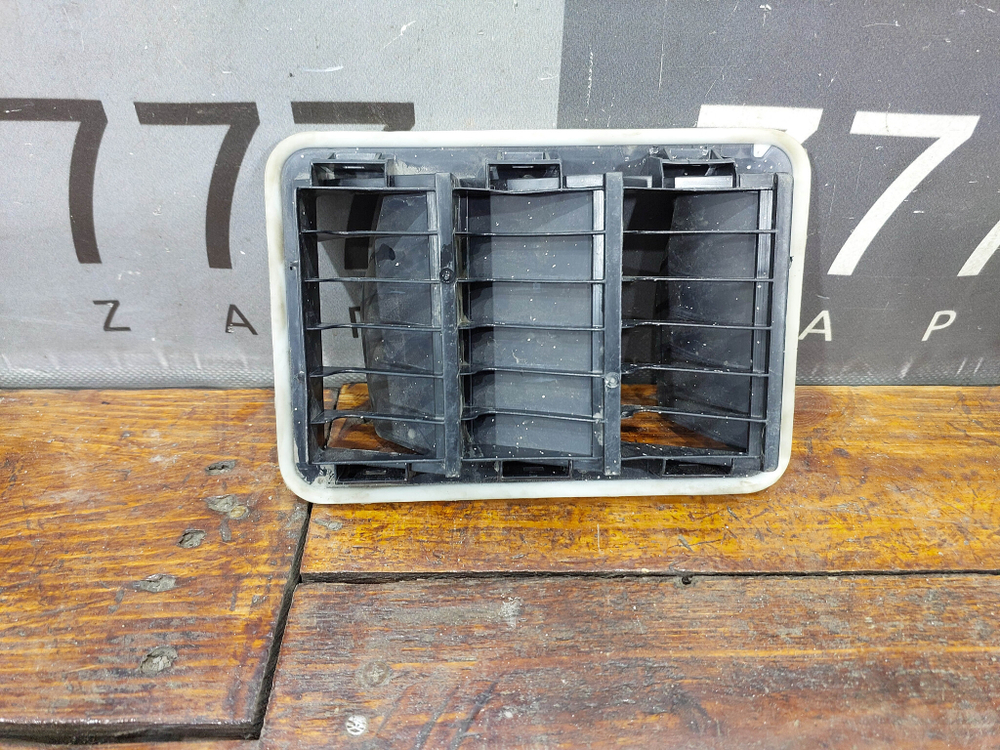 Решетка вентиляционная Changan UNI-K  Б/У Оригинал 5513100MK01AA