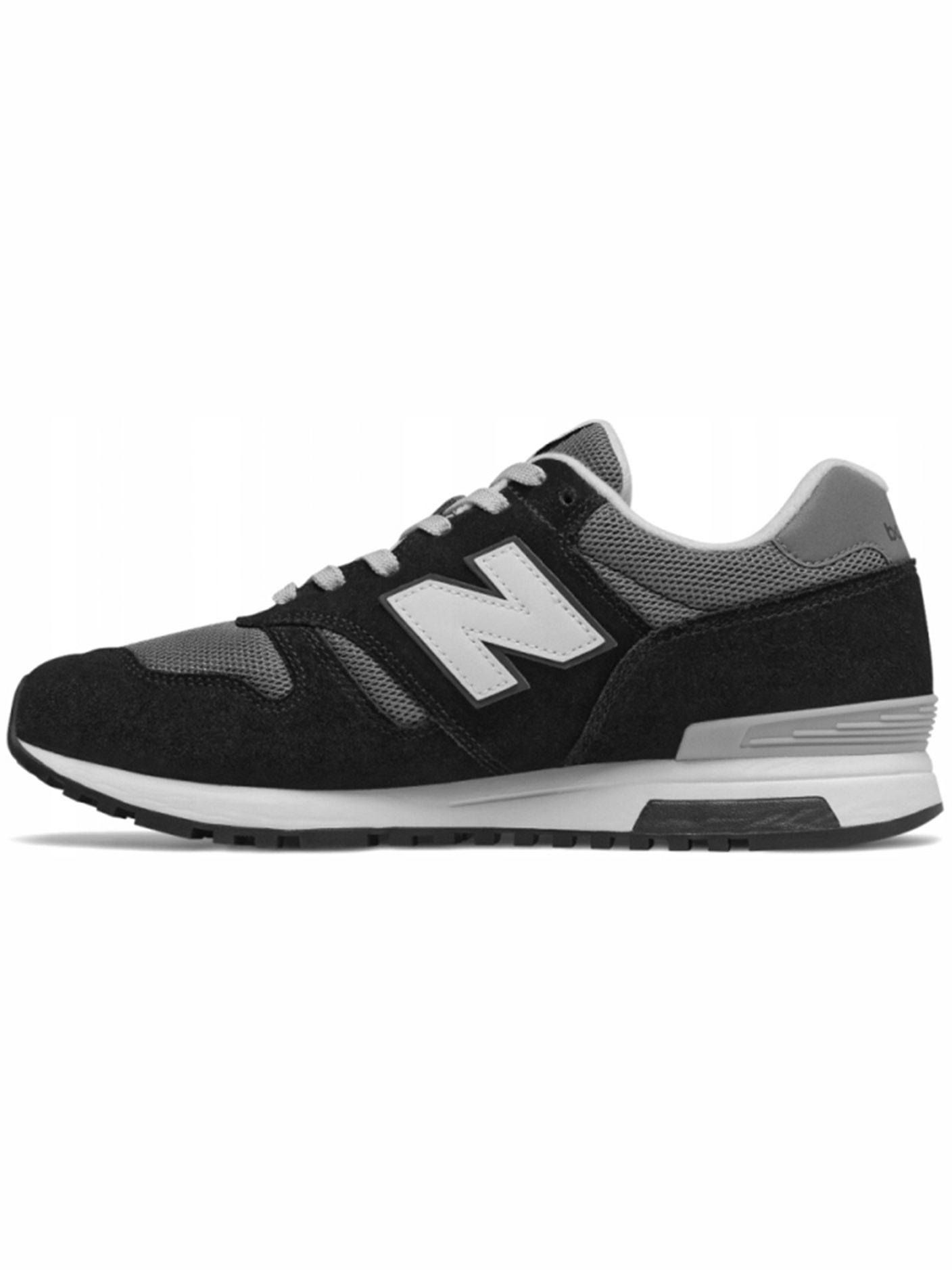 New Balance против Nike: Сравниваем бренды