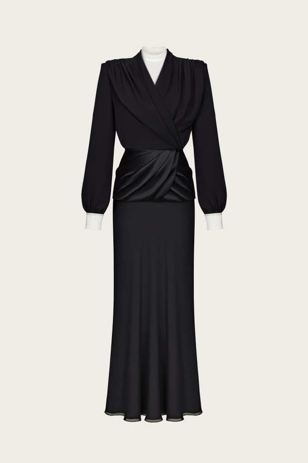 КОСТЮМ ИЗ ШЕЛКА С БЕЛЫМ ТОПОМ