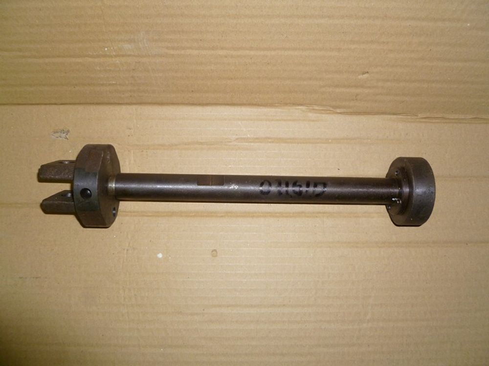 Шток с фиксатором пружин HCR80K ,ВТ-80Б/Rod Assy