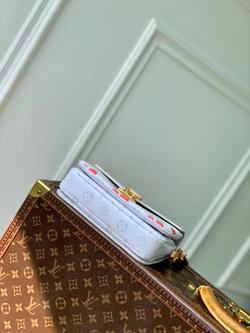 Louis Vuitton Pochette Metis East West