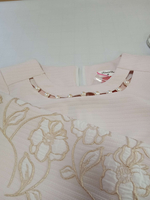 Платье праздничное, светлое с вышивкой. Размер 56.