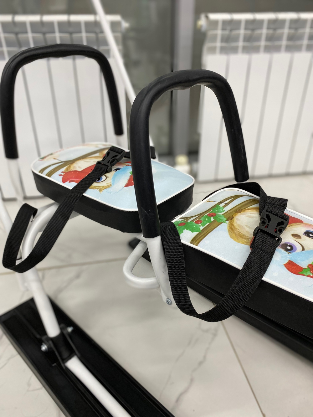 Снегокат 505 высокий SNOWKAT TWINS BABY PUSH для двоих, с 2 склад спинк. П-обр толкат. Совы карнавал