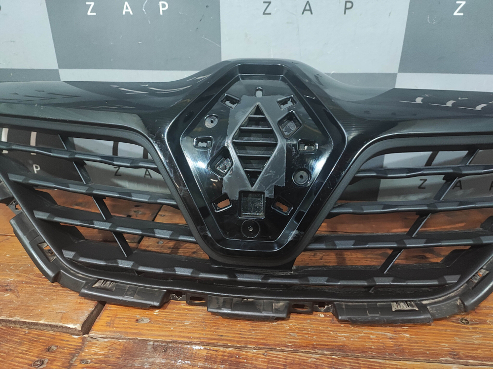 Решетка радиатора Renault Kaptur 16-20 Б/У Оригинал 623103985R
