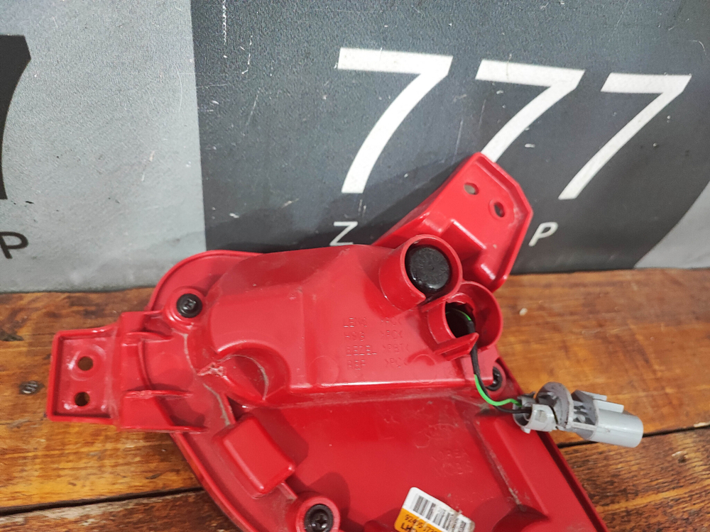 Фонарь заднего бампера левый Kia XCeed 19-нв Б/У Оригинал 92405J7300