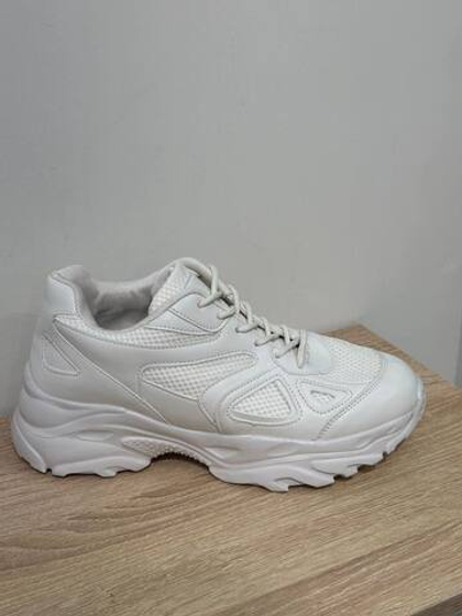 Кроссовки из эко кожи