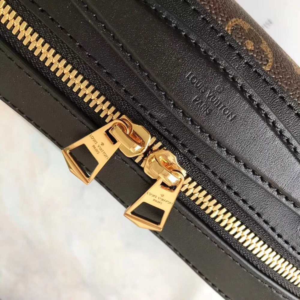 Louis Vuitton Saintonge