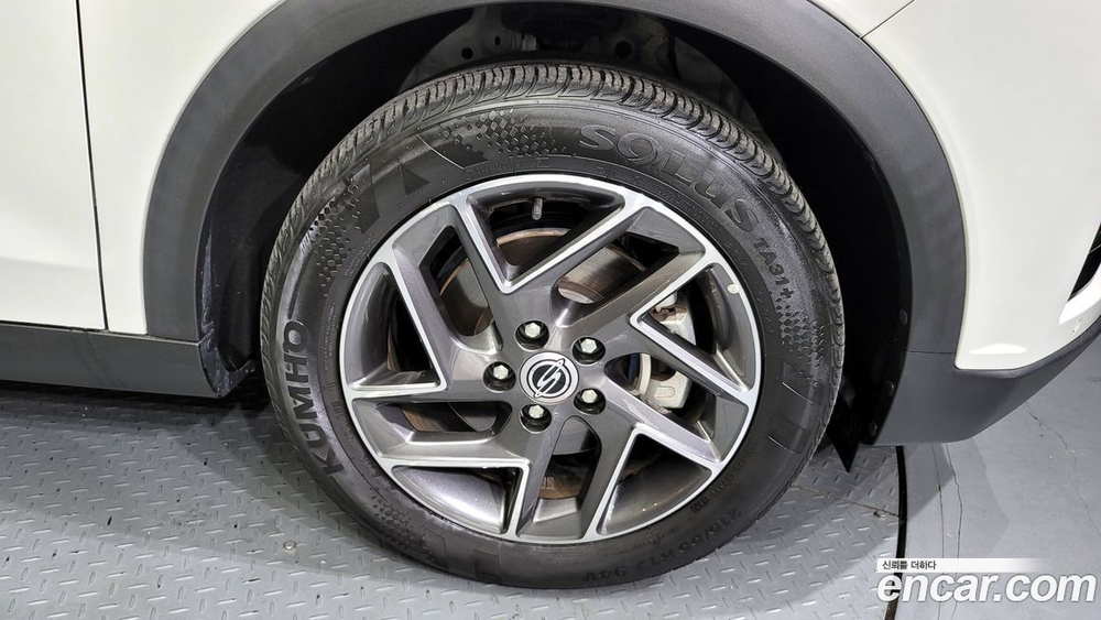 KG Mobility (Ssangyong) Very New Tivoli Бензин 1.5 2WD (05.2022)