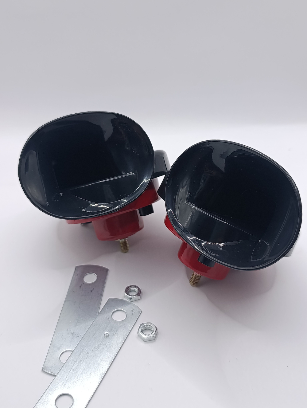 Звуковой сигнал на автомобиль универсальный, 12В двухтональный / Сигнал 2-рожковый автомобильный / Сигнал звуковой улитки 2-рожковый GMP