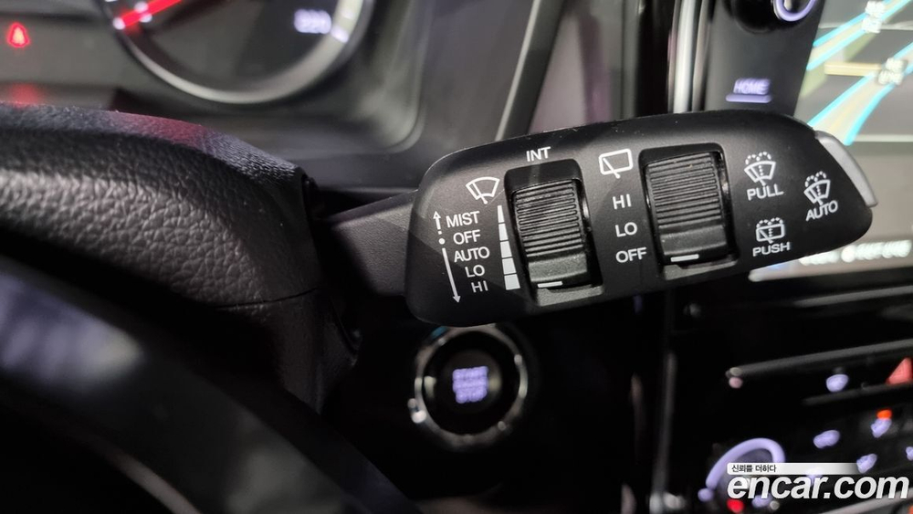 KG Mobility (Ssangyong) Very New Tivoli Бензин 1.5 2WD (12.2019)