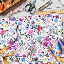 Ткань муслин мелкие полевые цветы на белом фоне