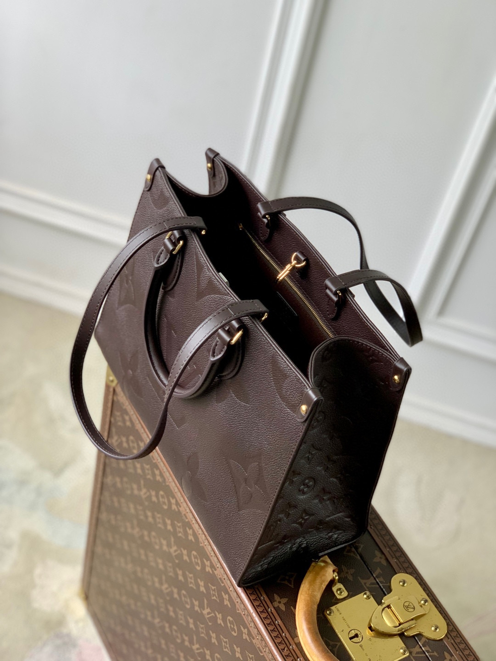 Louis Vuitton OnTheGo MM