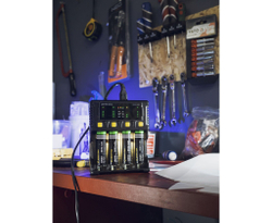 Зарядное устройство Armytek Uni C4