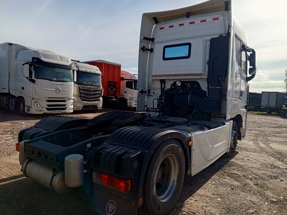 Foton AUMAN 4x2 Седельный тягач BJ4189SLFKA (Дизельный, 11,8 л, 470 л.с. АТ)