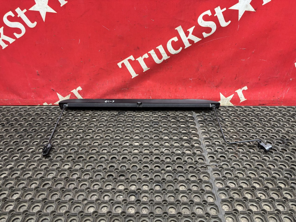 Солнцезащитная шторка левая 2023г