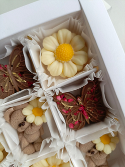 Шоколад ручной работы " Зайки и ромашки"