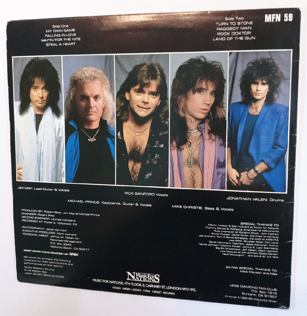 Винтажная виниловая пластинка Legs Diamond Land Of The Gun (UK 1986)