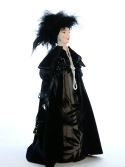 Кукла фарфоровая Светская дама в черном