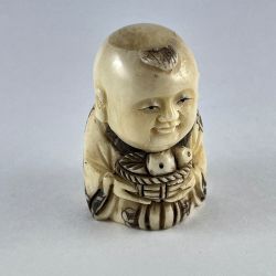 Статуэтка нэцкэ Мальчик с карпом на удачу