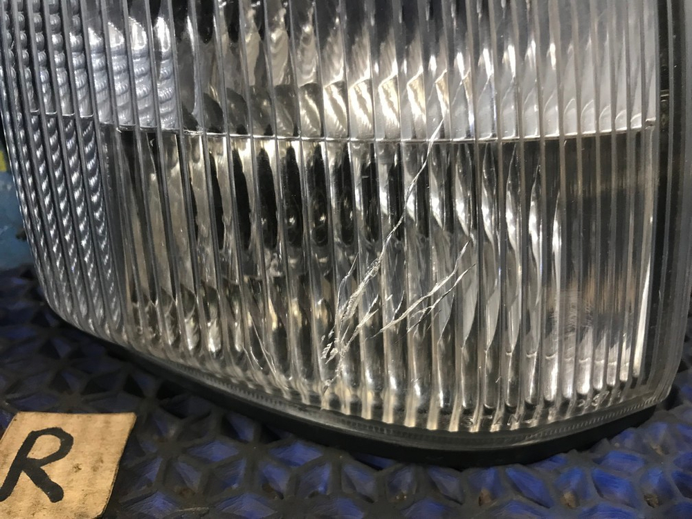 Габарит правый MAZDA BONGO 2002