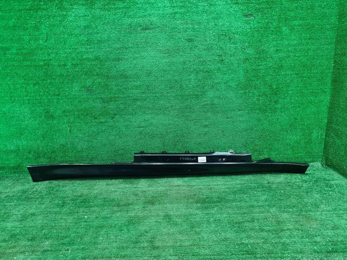 Накладка порога правая BMW M4 F82 F83 (2014-2017)