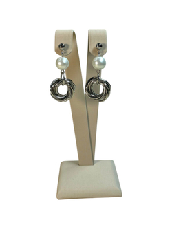 Серьги пусеты с жемчужиной