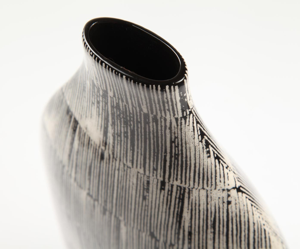 Элитная ваза декоративная керамическая средняя Dress Code от S. Bernardo из Португалии