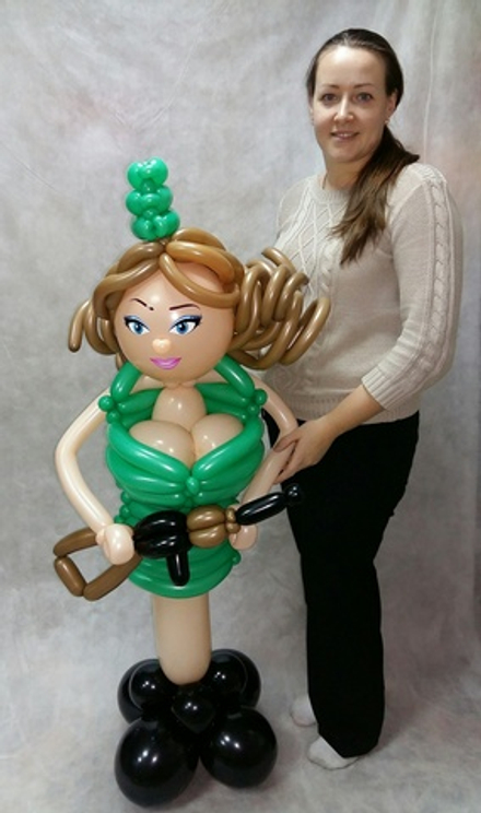 Руки вверх, фигура из шаров