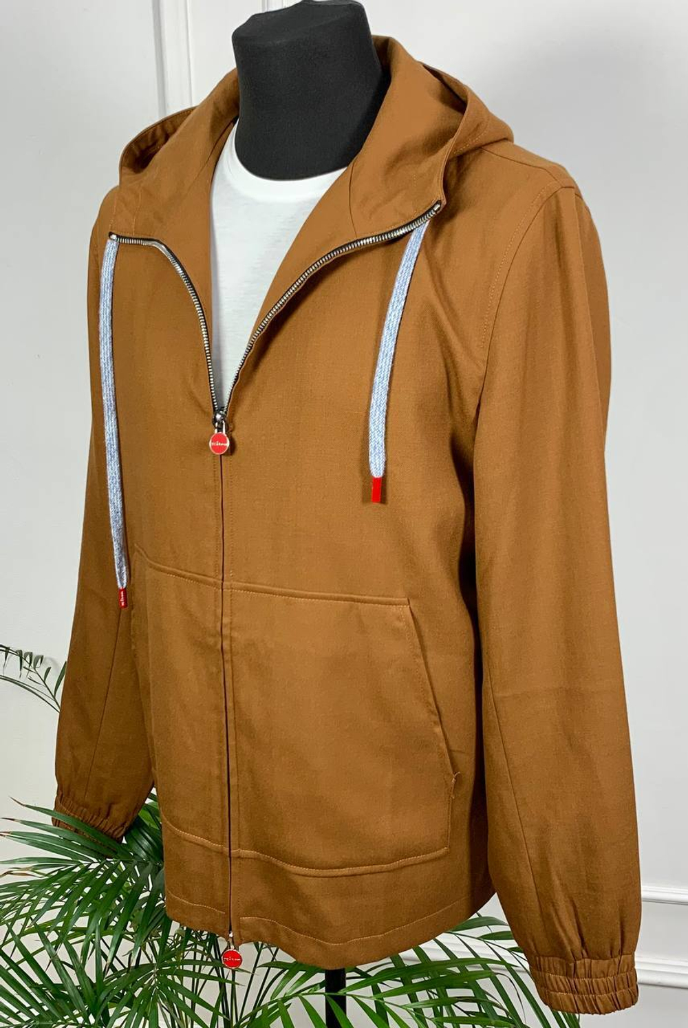 Костюм Kiton