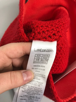 Шапка яркая