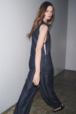 ZARA ДЖИНСОВЫЕ БРЮКИ С ПЕРЕКРЕСТНОЙ ЗАСТЕЖКОЙ — ZW COLLECTION, СИНИЙ