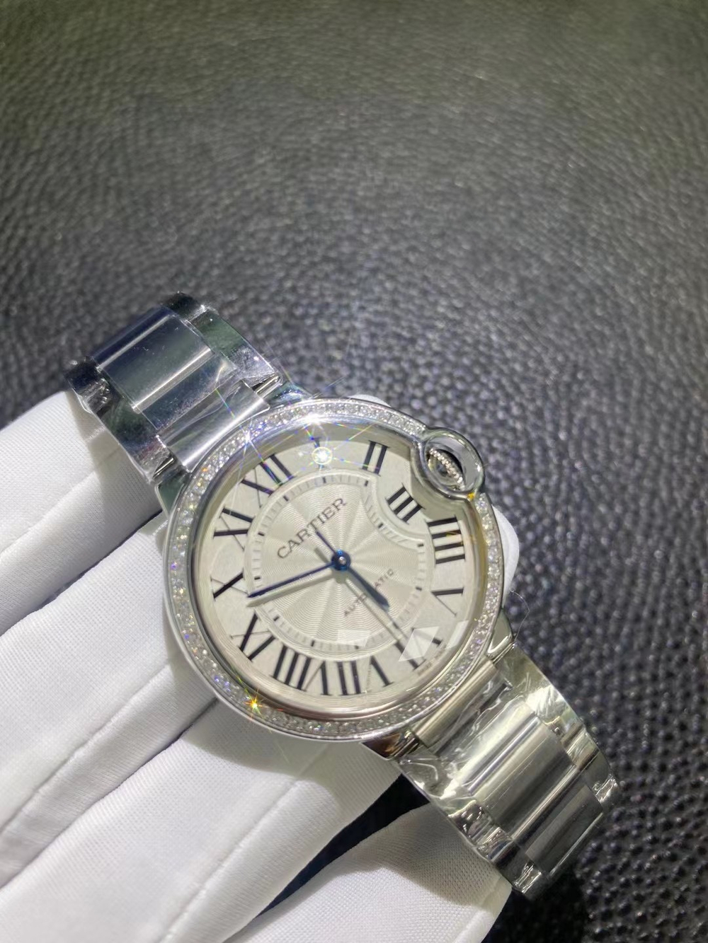 Cartier Ronde Must Watch