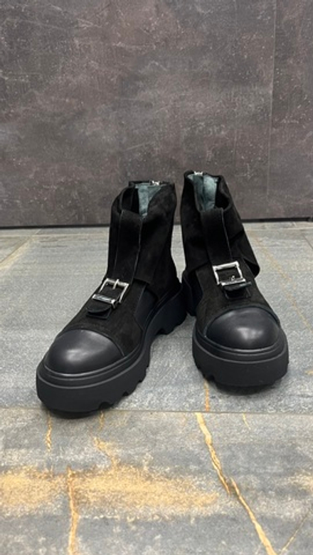 Ботинки черные