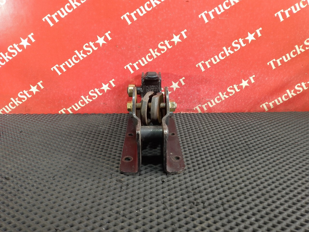 Кронштейн торсиона кабины левый 2024г.