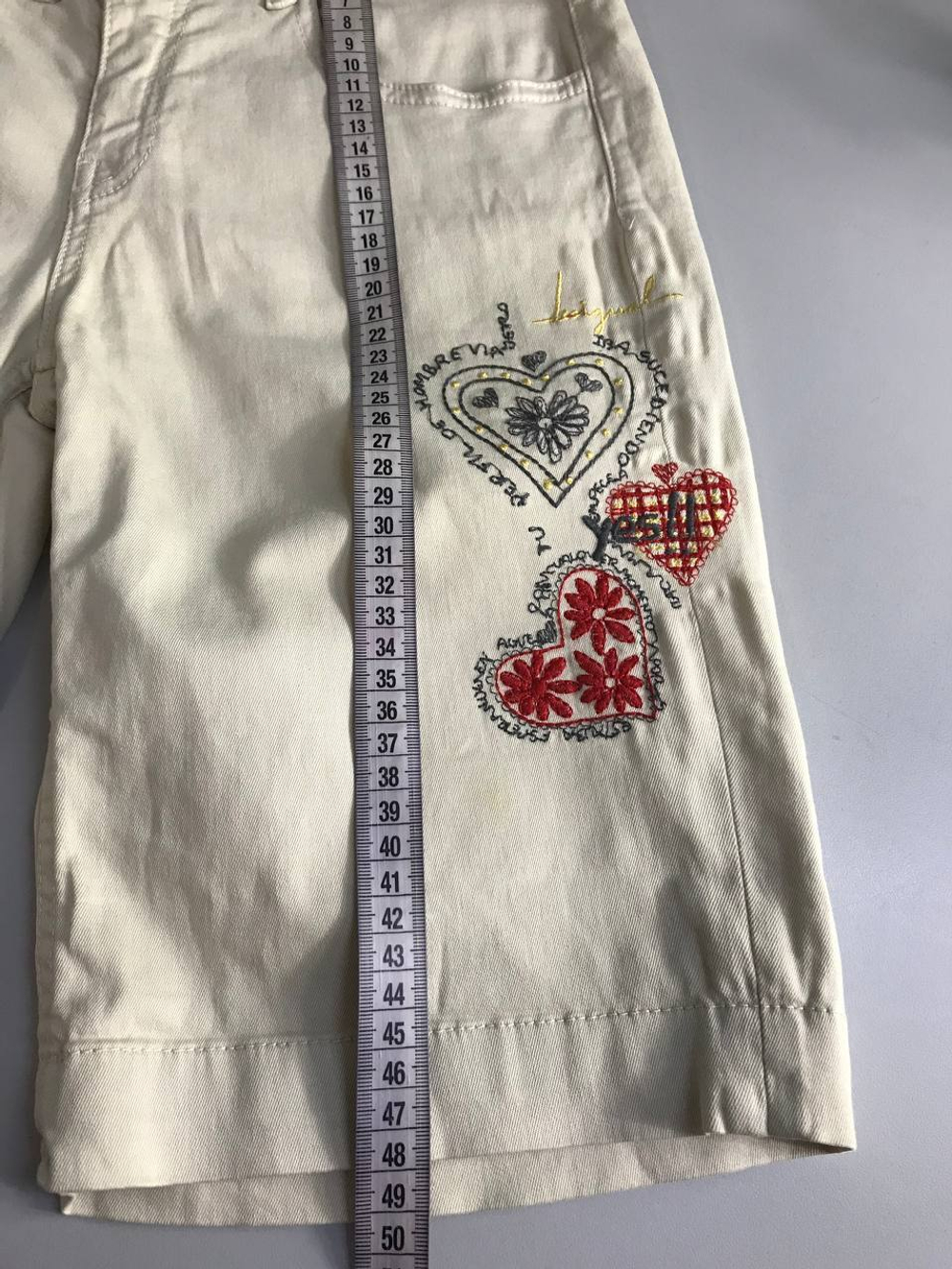 Шорты Desigual для активной девушки, маркировка 26 eur, визуально на 44 размер