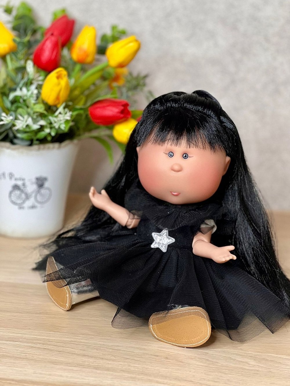 Кукла Nines виниловая 30см MIA CASE Black шарнирная (3520)