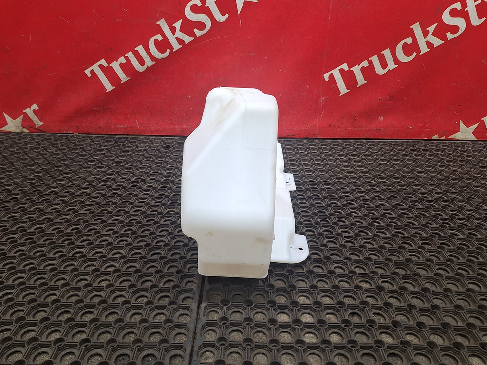 Бачок омывателя лобового стекла