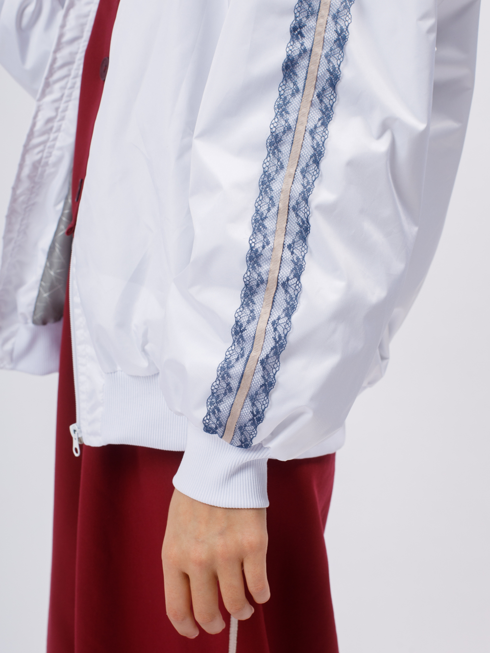 Куртка ветровка белая