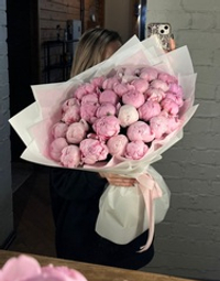 35 Розовых пионов
