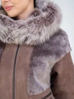 Дубленка зимняя с капюшоном натуральная