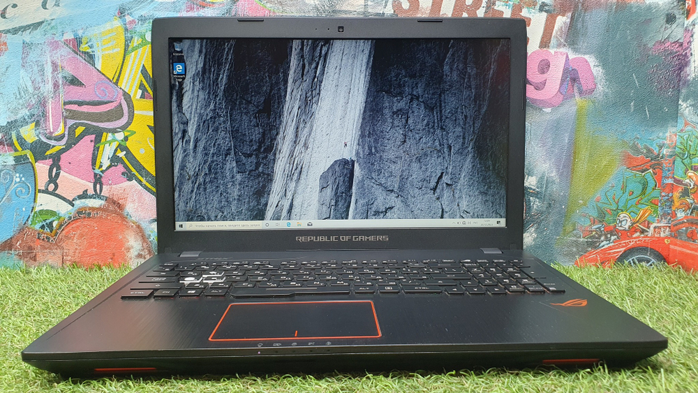 Игровой ASUS i5-7/8Gb/GTX 1050 4Gb/FHD/ROG GL553VD-DM203T 90NB0DW3-M09690/Windows 10