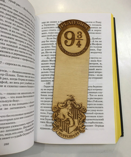 Закладка для книги Гарри Поттер Пуффендуй светлая (Harry Potter Hufflepuff) Ручная работа Дерево