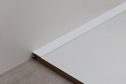 Микроплинтус НЕПЛИНТУС AL16X5-04 Белый 16х6х2000мм